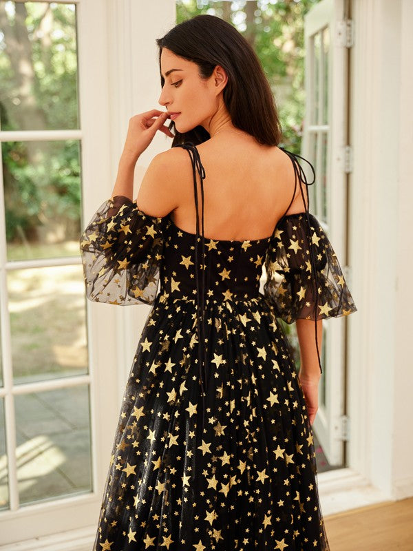 Vestidos de corte A/princesa con encaje, tirantes finos, mangas cortas y cola de corte