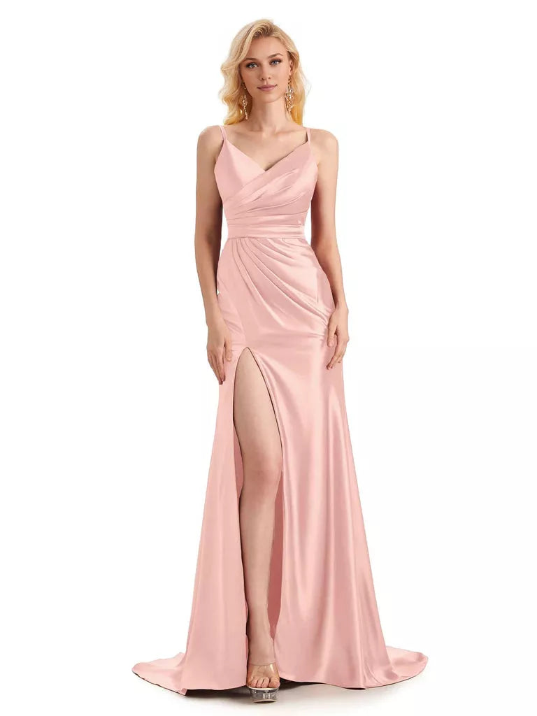 Vestido de dama de honor de satén con escote en V y tirantes finos, con abertura lateral y sexy