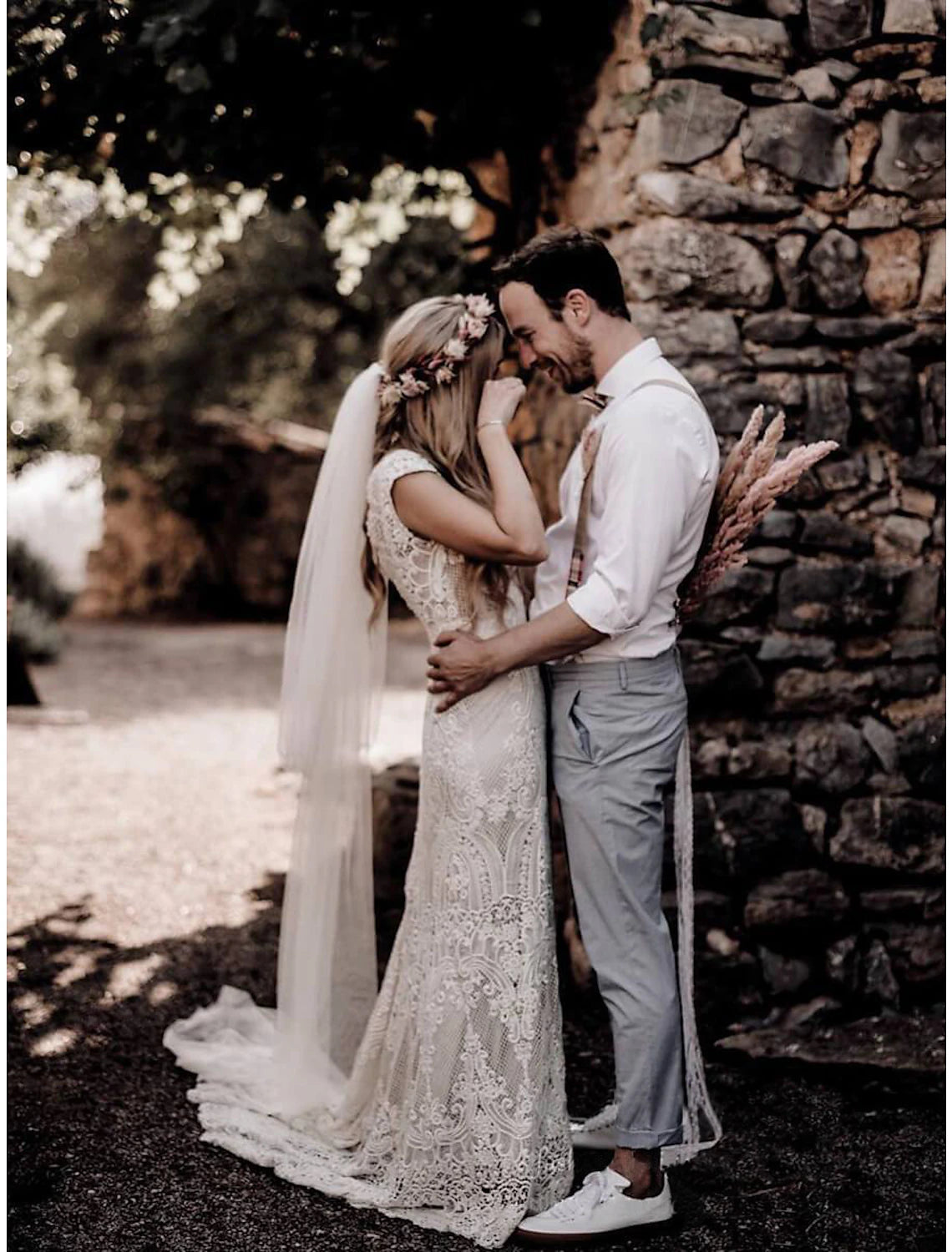 Vestidos de novia bohemios de playa, corte sirena/trompeta, escote en V, mangas cortas, cola de corte, vestidos de novia de encaje con apliques, color liso