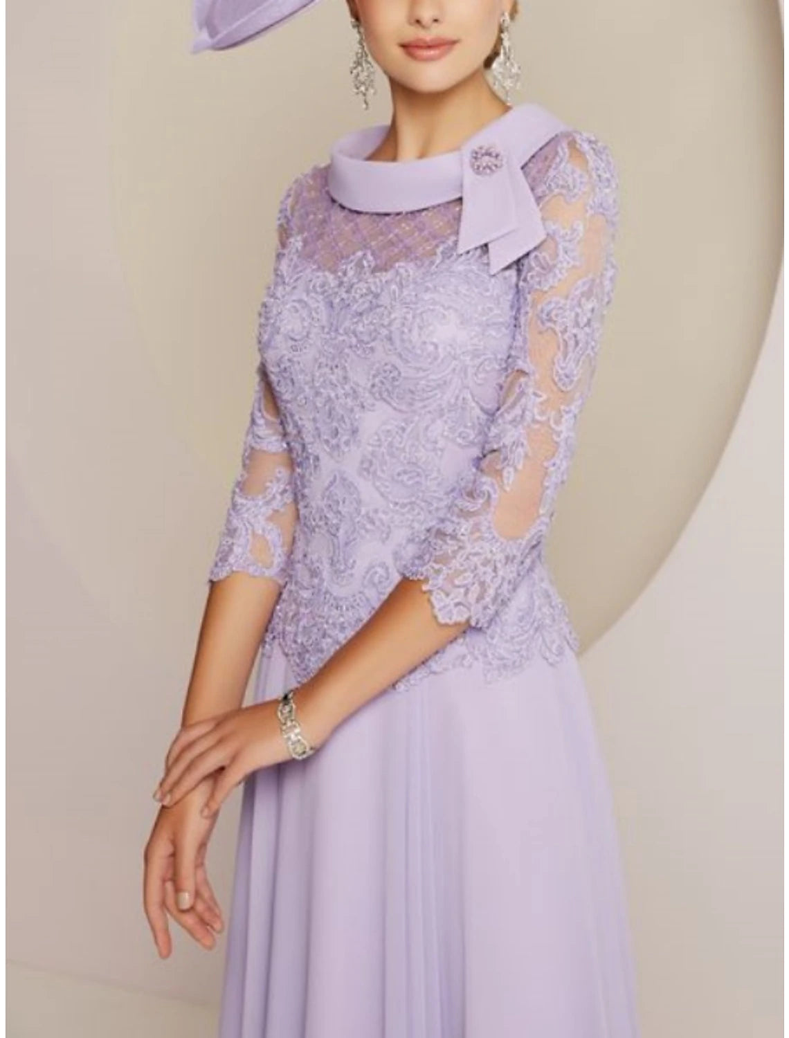 Abito da cerimonia per la madre della sposa, a tubino, con scollo a barchetta, lunghezza tè, in chiffon, pizzo, maniche a 3/4, pieghe e perline