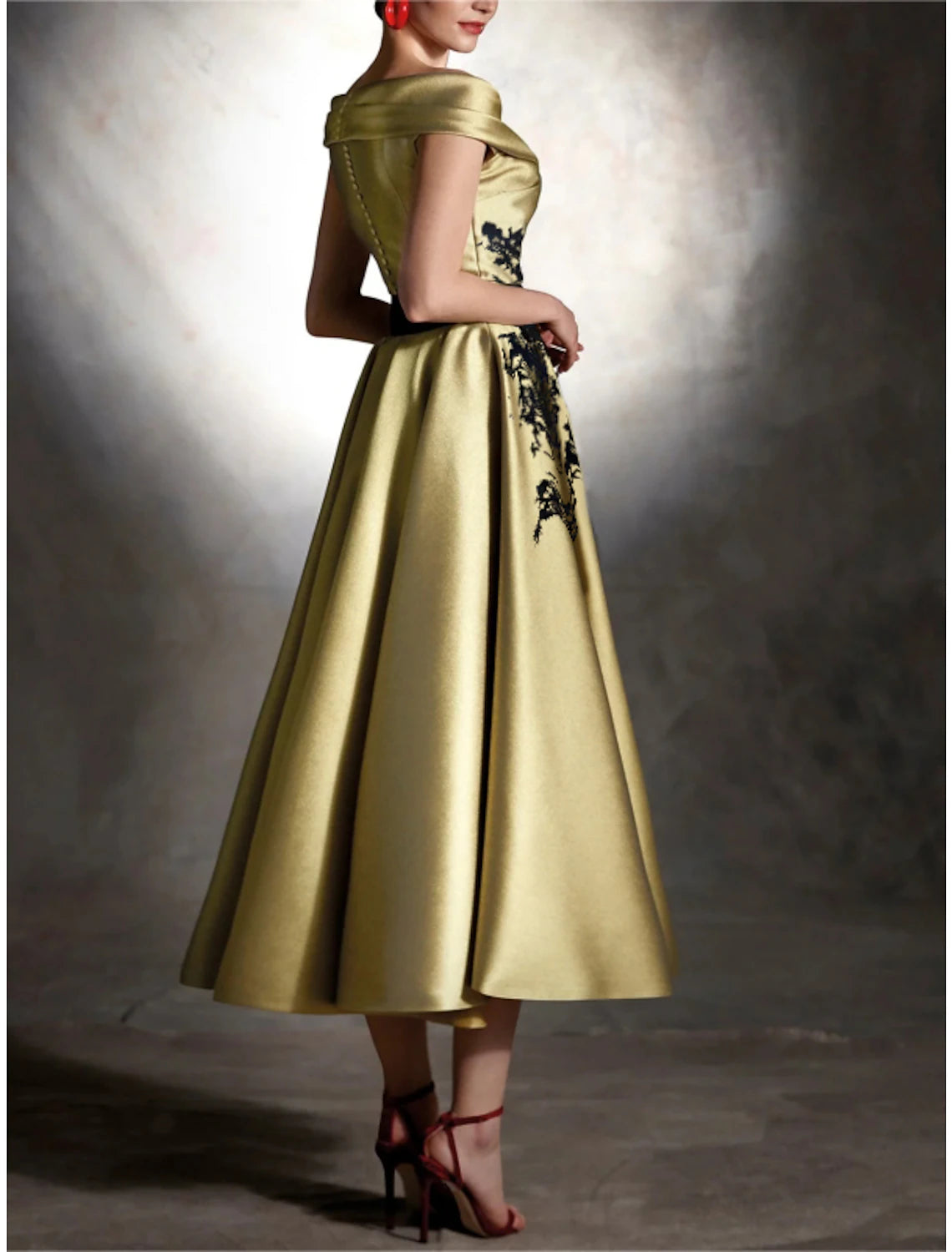 A-Line Cocktail Champagne Gold Dresses Vintage Dress Formal Wedding Guest Tea Length Sleeveless Off Shoulder Satin with Pleats Appliques 2025