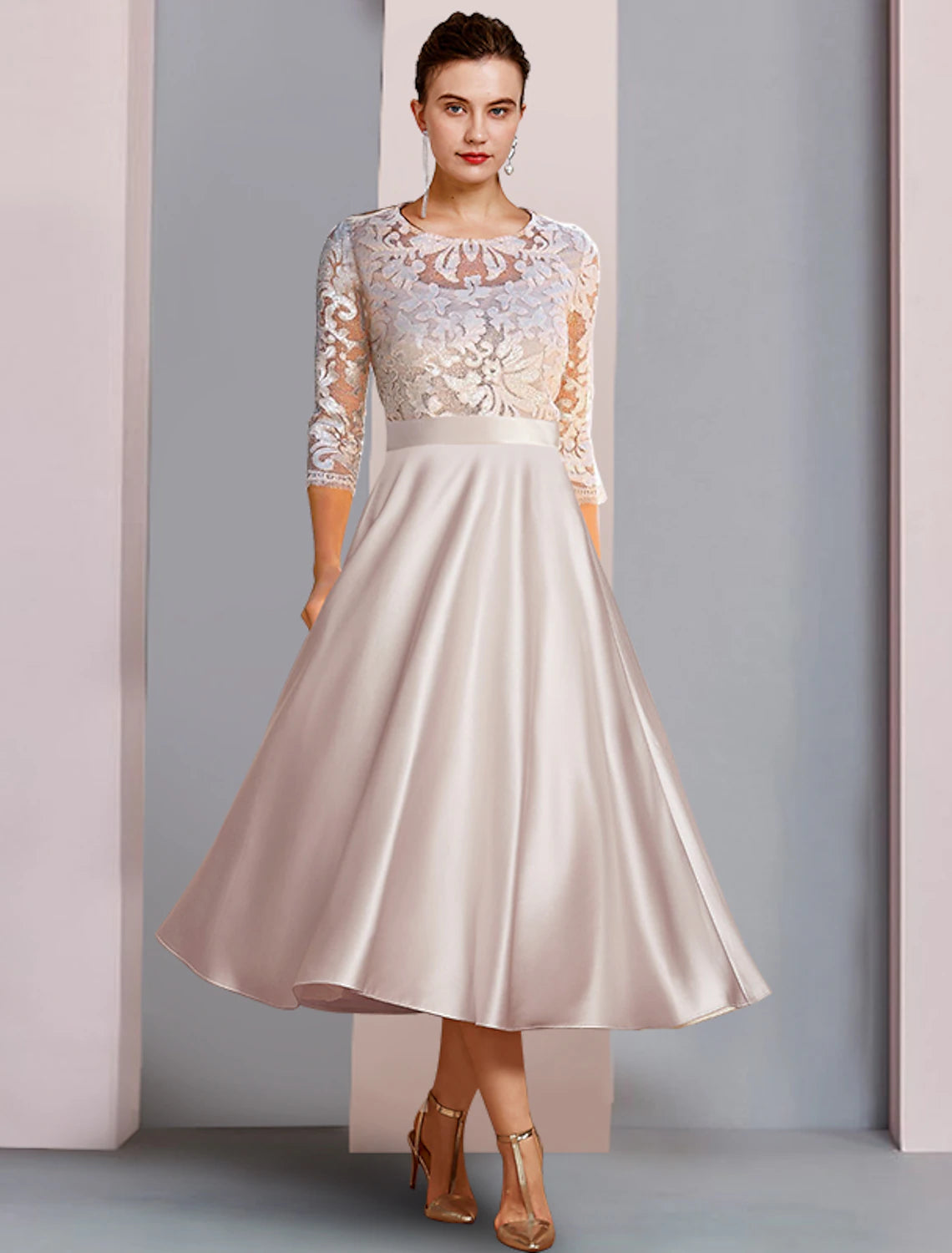 Abito da cerimonia per la madre della sposa, a trapezio, elegante, con scollo a barchetta, lunghezza tè, in raso e pizzo, maniche a 3/4 con applicazioni