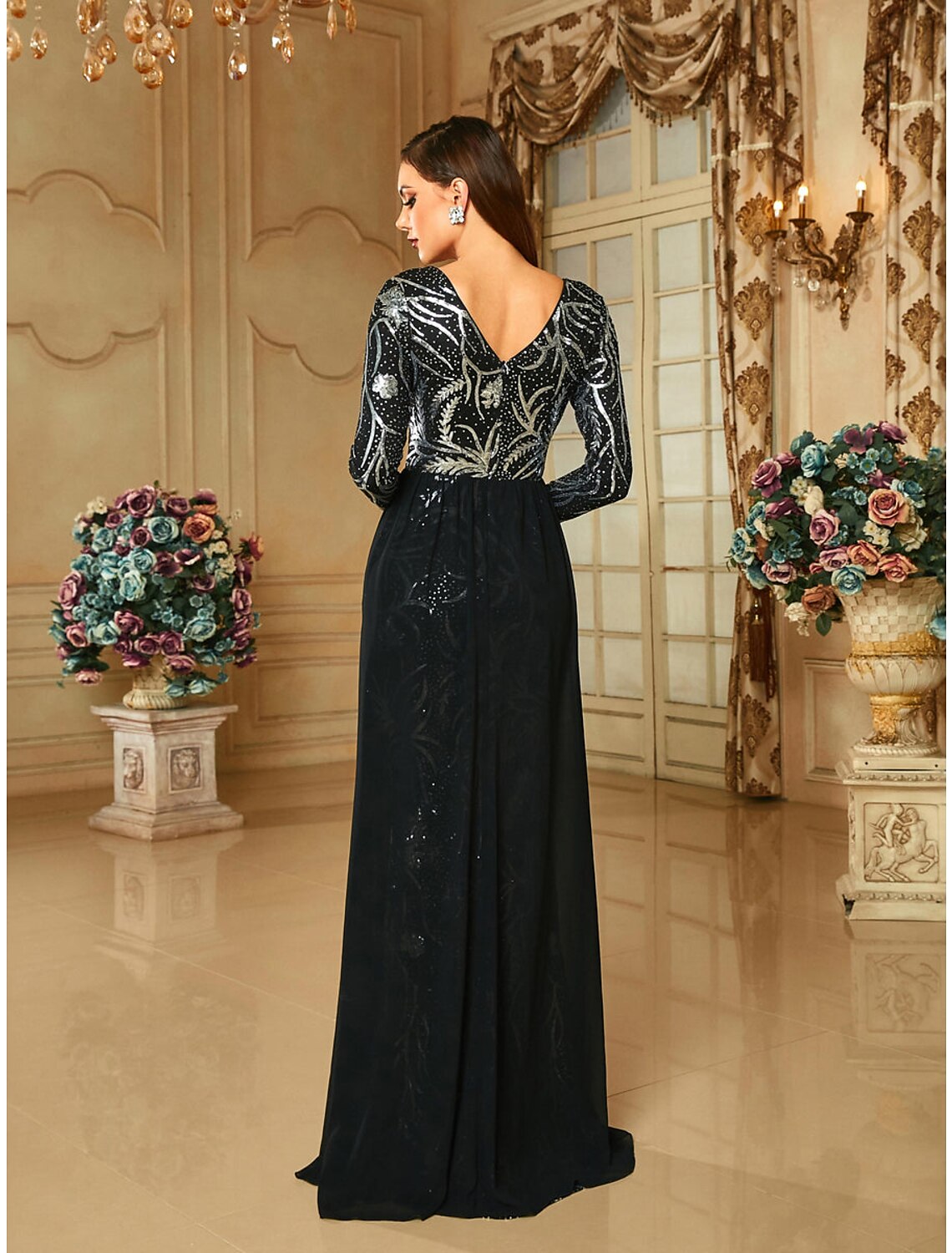 Vestido de noche elegante con corte en forma de columna, corte formal, cola larga, escote en V, lentejuelas y pliegues brillantes.