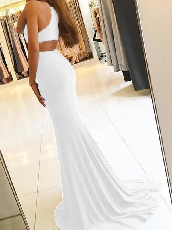 Abiti in jersey con scollo a V, maniche lunghe, strascico a ruota e volant