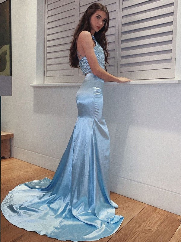 Abiti in due pezzi con scollo a V, senza maniche, in raso intrecciato con perline e strascico a spazzola