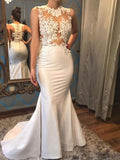 Vestido de novia de satén con apliques, cola de pez, sin mangas, cuello redondo bajo y cola de palacio
