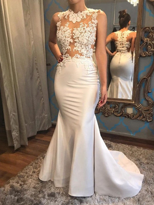 Vestido de novia de satén con apliques, cola de pez, sin mangas, cuello redondo bajo y cola de palacio