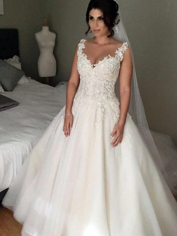 Vestido de novia de tul con apliques de encaje y cola de corte escotado en V sin mangas