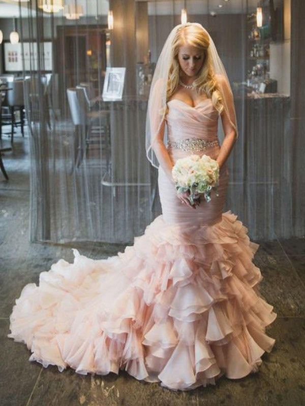 Vestidos de novia de organza con corte trompeta/sirena, sin mangas, escote corazón, cola corte y volantes