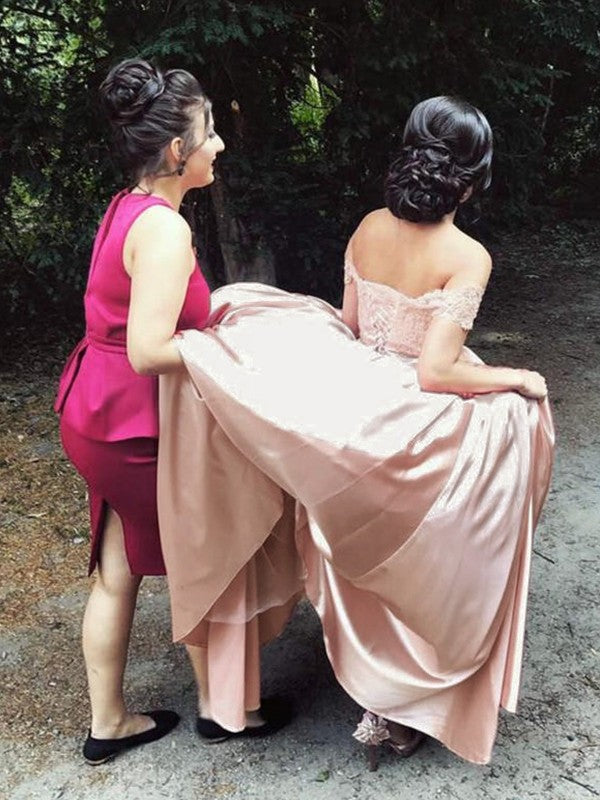 Vestidos de novia de satén con volantes, hombros descubiertos, sin mangas y cola catedral