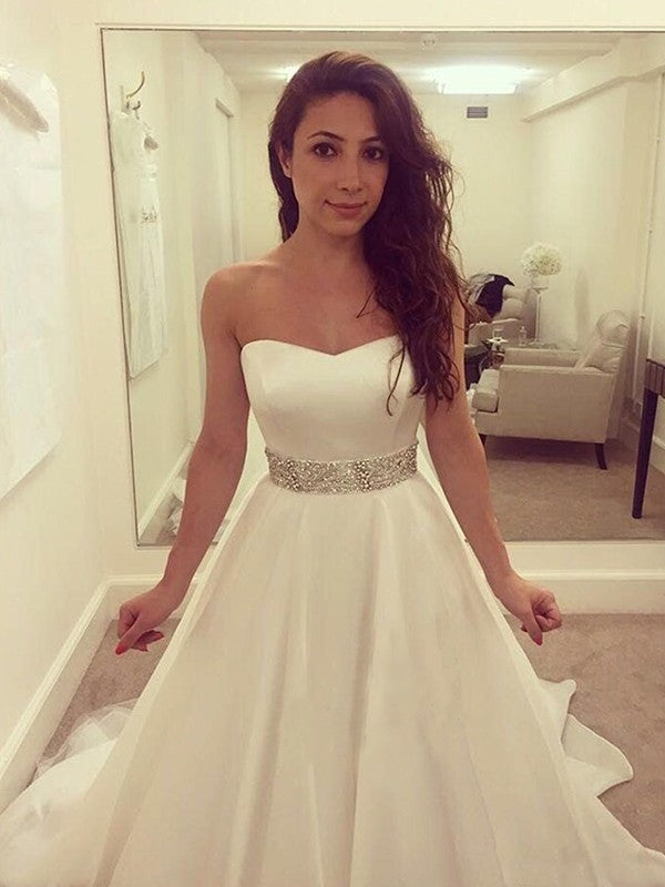 Vestidos de novia de corte A/princesa, escote corazón, sin mangas, con cuentas, tul y cola larga