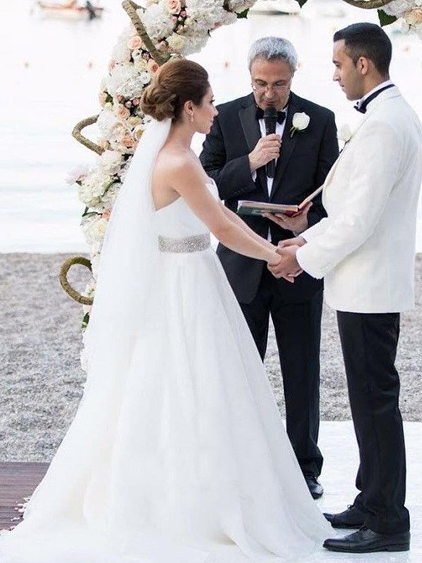 Vestidos de novia de corte A/princesa, escote corazón, sin mangas, con cuentas, tul y cola larga