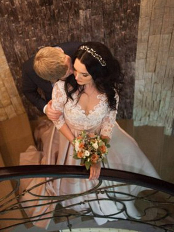 Vestidos de novia de satén con escote en V, mangas largas y encaje, cola de corte