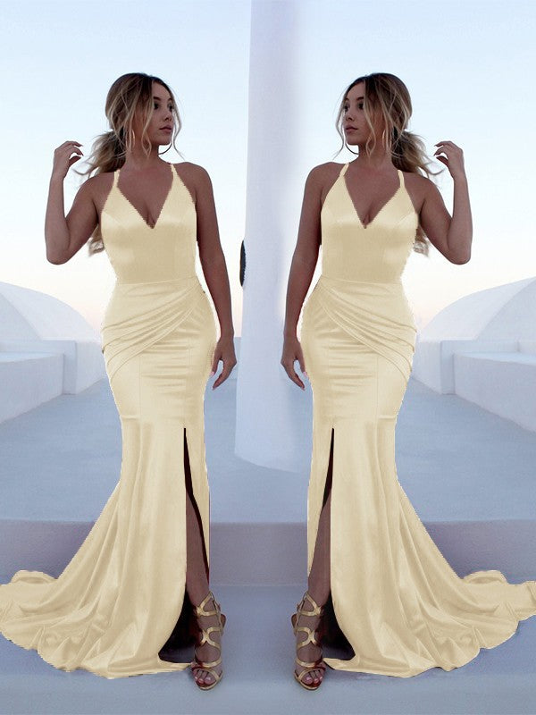 Abiti a tromba/sirena senza maniche con scollo all'americana, strascico a ruota, volant e raso di seta