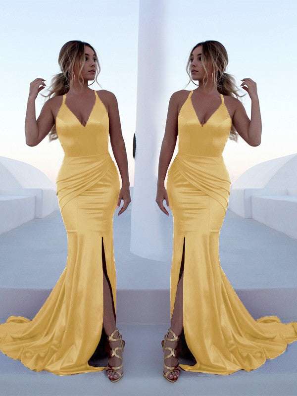 Abiti a tromba/sirena senza maniche con scollo all'americana, strascico a ruota, volant e raso di seta