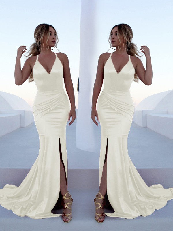 Abiti a tromba/sirena senza maniche con scollo all'americana, strascico a ruota, volant e raso di seta