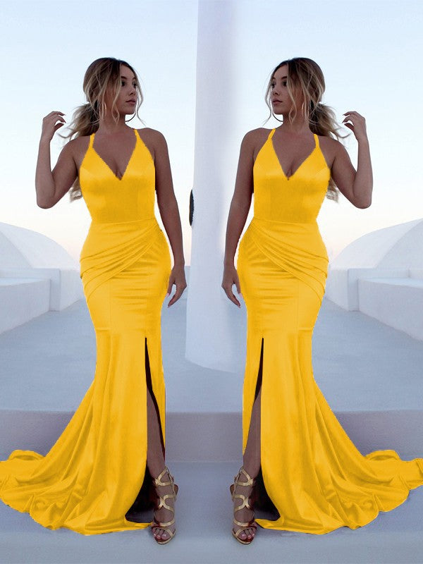 Abiti a tromba/sirena senza maniche con scollo all'americana, strascico a ruota, volant e raso di seta