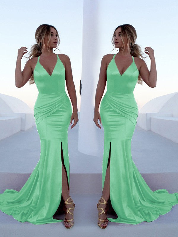 Abiti a tromba/sirena senza maniche con scollo all'americana, strascico a ruota, volant e raso di seta