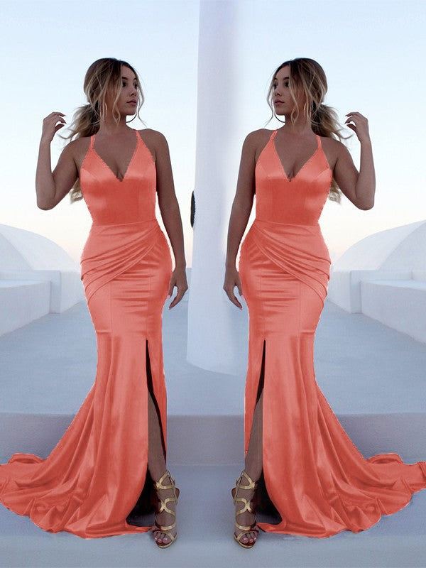 Abiti a tromba/sirena senza maniche con scollo all'americana, strascico a ruota, volant e raso di seta