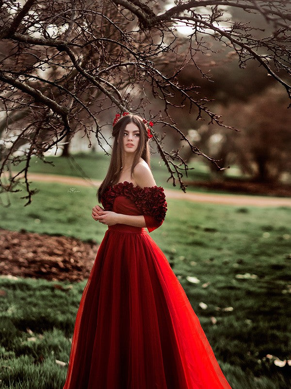 Vestidos de tul estilo princesa, corte A, mangas 1/2, flores hechas a mano, hombros descubiertos y cola larga