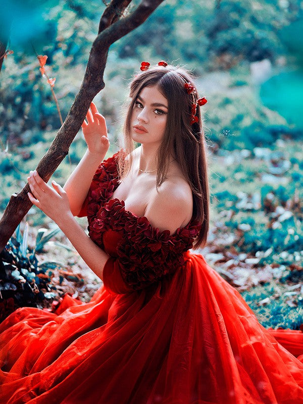 Vestidos de tul estilo princesa, corte A, mangas 1/2, flores hechas a mano, hombros descubiertos y cola larga