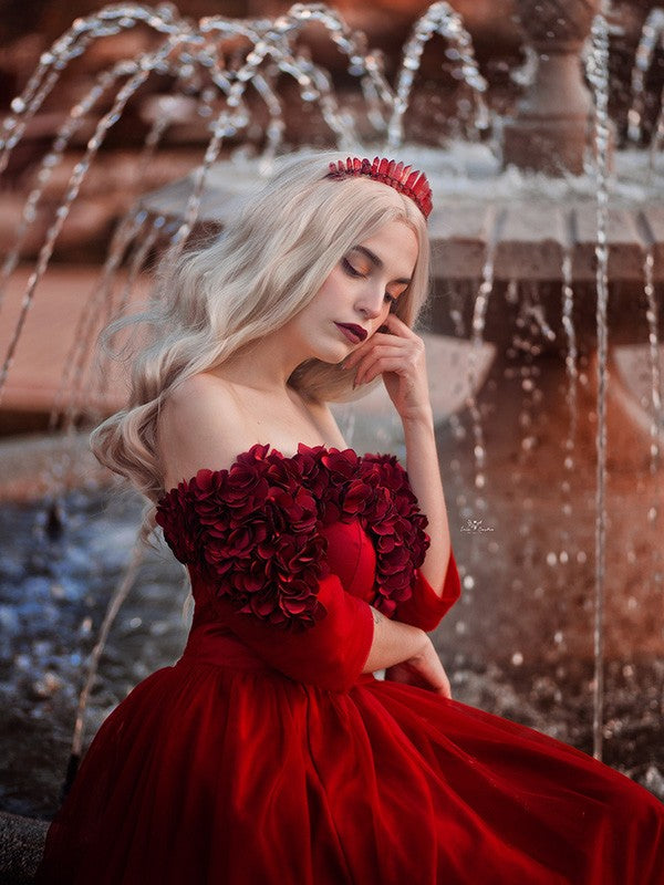 Vestidos de tul estilo princesa, corte A, mangas 1/2, flores hechas a mano, hombros descubiertos y cola larga