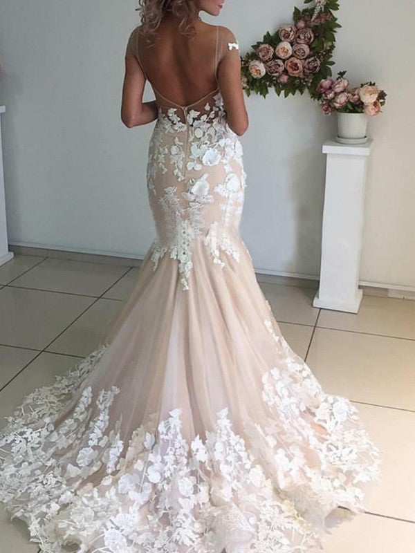 Vestidos de novia con corte sirena, tul, apliques, escote barco, mangas cortas y cola larga