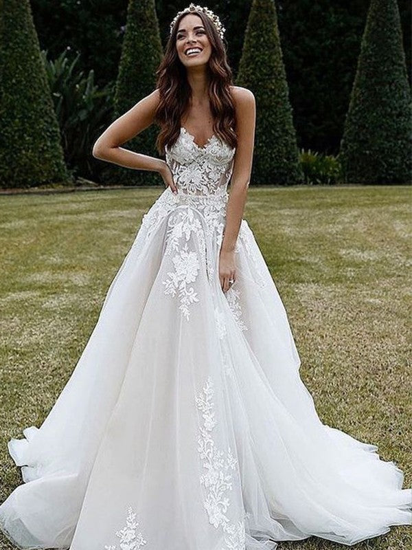 Vestidos de novia de corte A/princesa, de tul, sin mangas, escote en V, cola larga y apliques