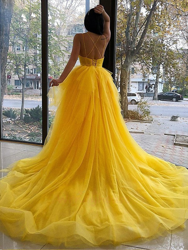 Vestidos asimétricos de corte A/princesa con volantes de tul y escote en V sin mangas
