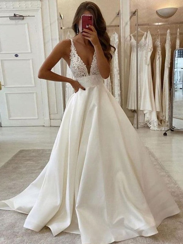 Vestidos de novia de corte A/princesa, satén, encaje, escote en V, sin mangas, cola larga