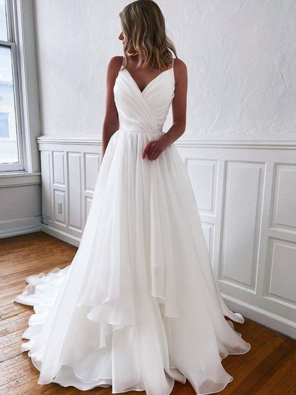 Vestidos de novia de corte A/princesa, de organza, con volantes, escote en V, sin mangas y cola de corte
