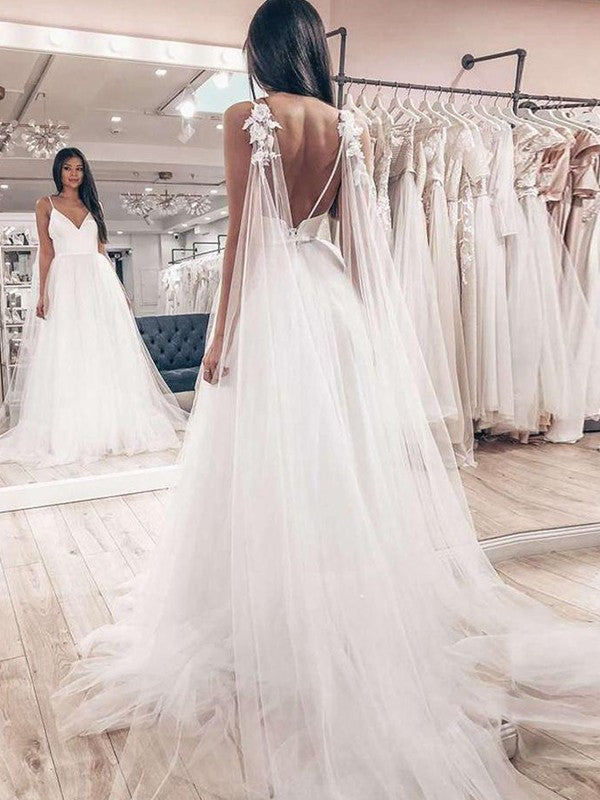 Vestidos de novia de corte A/princesa, de tul, con volantes, escote en V, sin mangas y cola larga