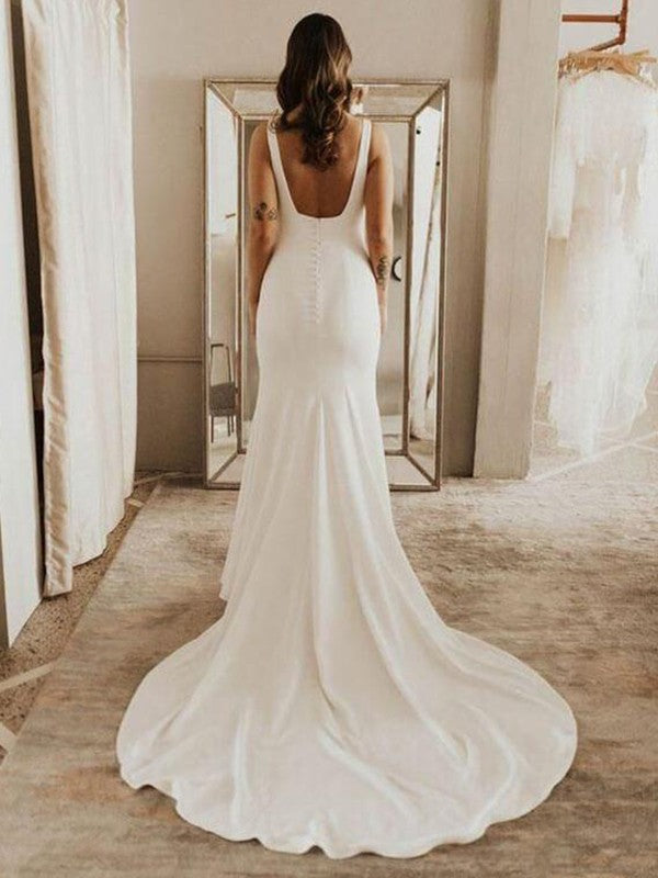 Vestido de novia ajustado de crepé con tirantes finos, sin mangas y con borde con volantes