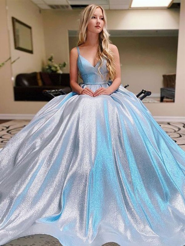 Vestidos de corte A/princesa con volantes, escote en V, sin mangas y cola larga