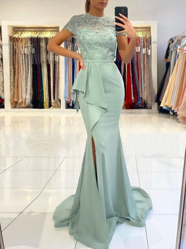 Abiti a tubino/colonna in crêpe di pizzo con maniche corte e strascico a ruota