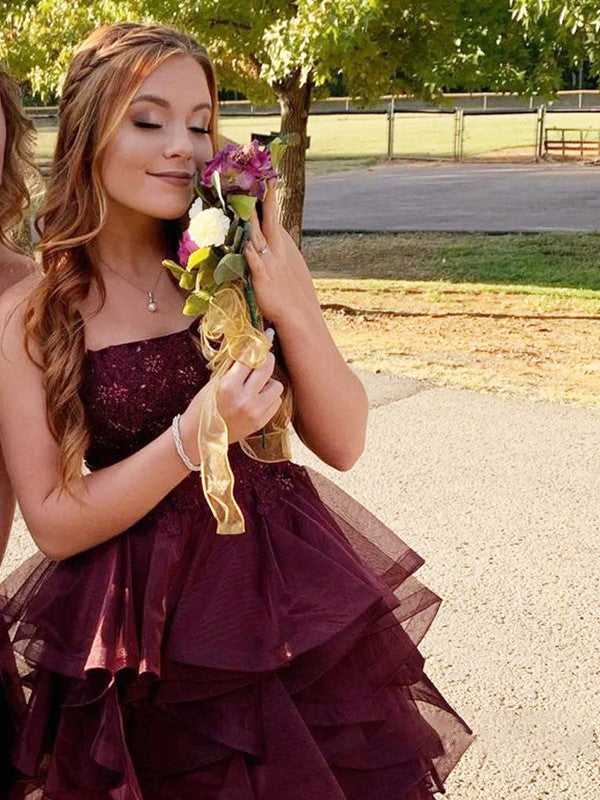 Vestidos cortos/mini de corte A/princesa con volantes de tul, sin tirantes y sin mangas