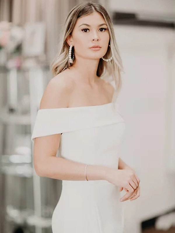 Abiti da sposa a tubino/colonna in crêpe con spalle scoperte, senza maniche, con strascico a ruota/spazzola