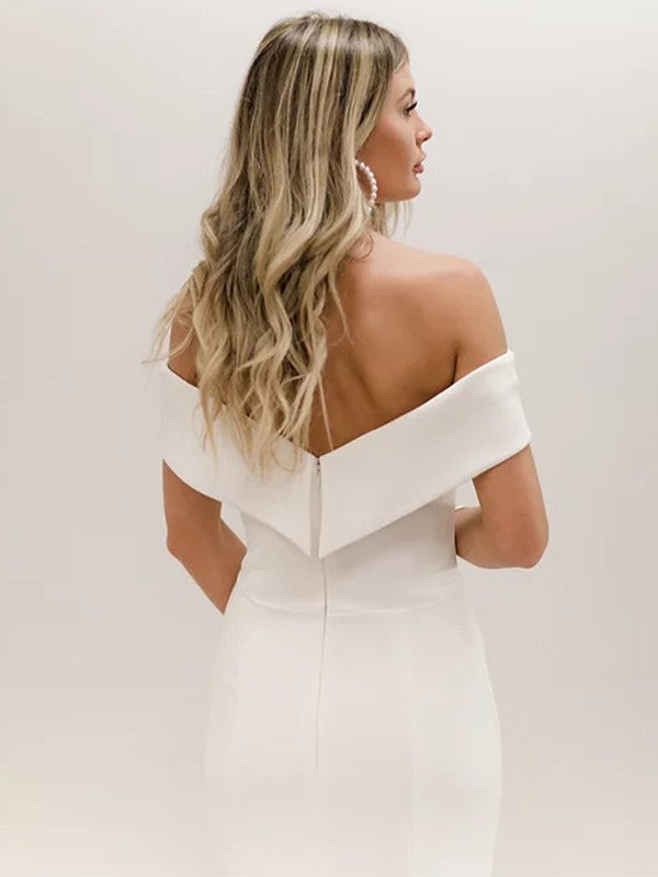 Abiti da sposa a tubino/colonna in crêpe con spalle scoperte, senza maniche, con strascico a ruota/spazzola