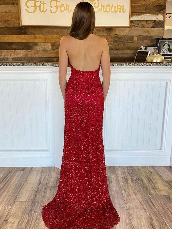 Vestidos de corte tubo/columna con lentejuelas, cuello halter, sin mangas y con cola larga