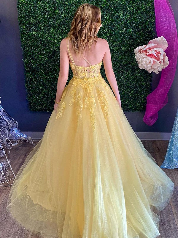 Vestidos de corte A/princesa con apliques de tul, un hombro, sin mangas, con cola larga