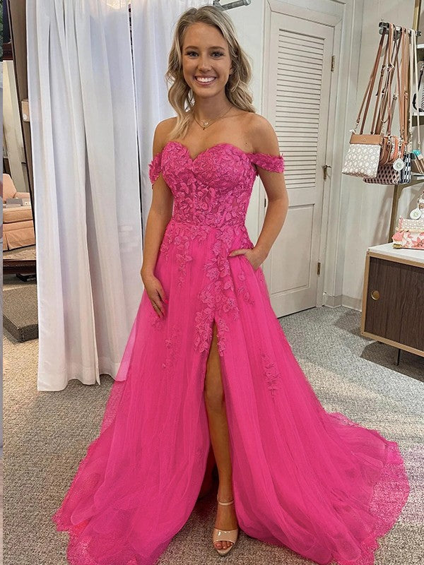 Abiti da principessa/a trapezio con applicazioni in tulle, spalle scoperte e strascico senza maniche