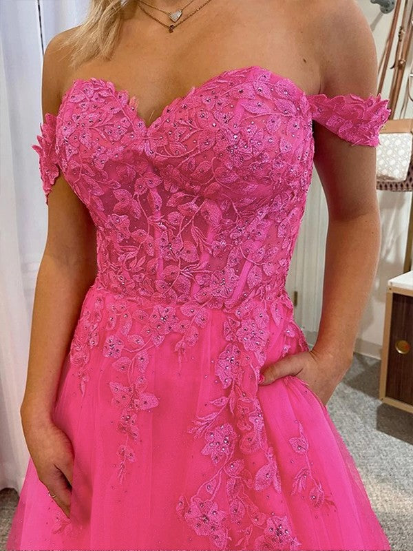 Vestidos de corte A/princesa con apliques de tul, hombros descubiertos, sin mangas y cola de corte