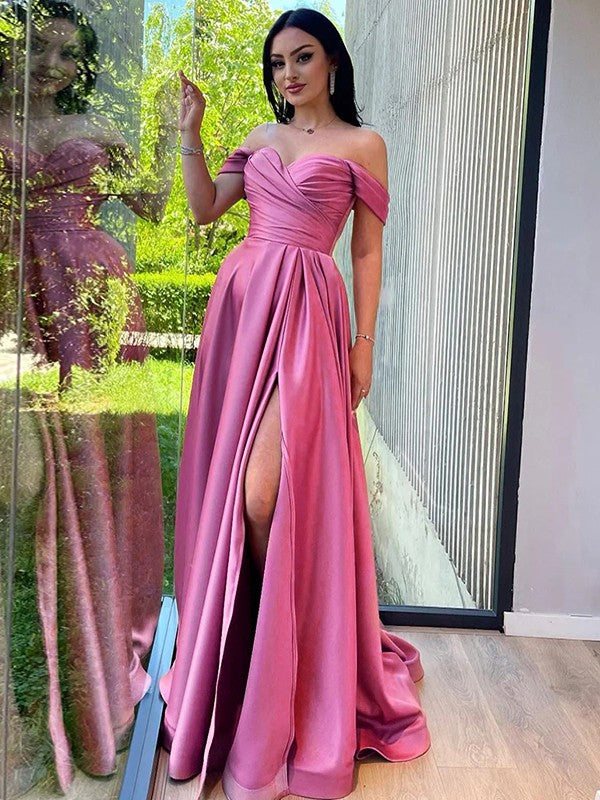 Vestidos de satén con corte A/princesa, fruncidos, hombros descubiertos, sin mangas y con cola larga