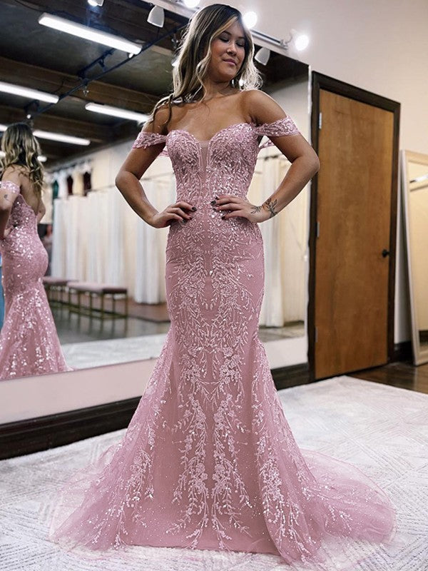 Abiti a tubino/colonna con applicazioni in pizzo, spalle scoperte e strascico senza maniche