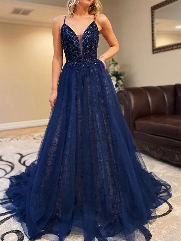 Vestidos de corte A/princesa con tul, cuentas, escote en V, sin mangas y cola de corte