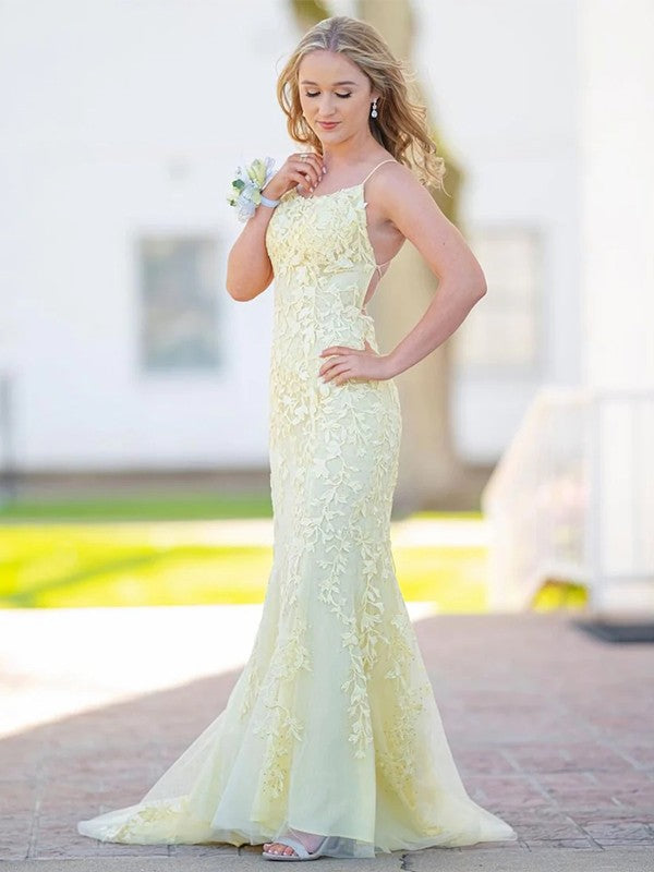 Abiti a tubino/colonna con applicazioni in pizzo, spalline sottili, senza maniche, con strascico a ruota/spazzola