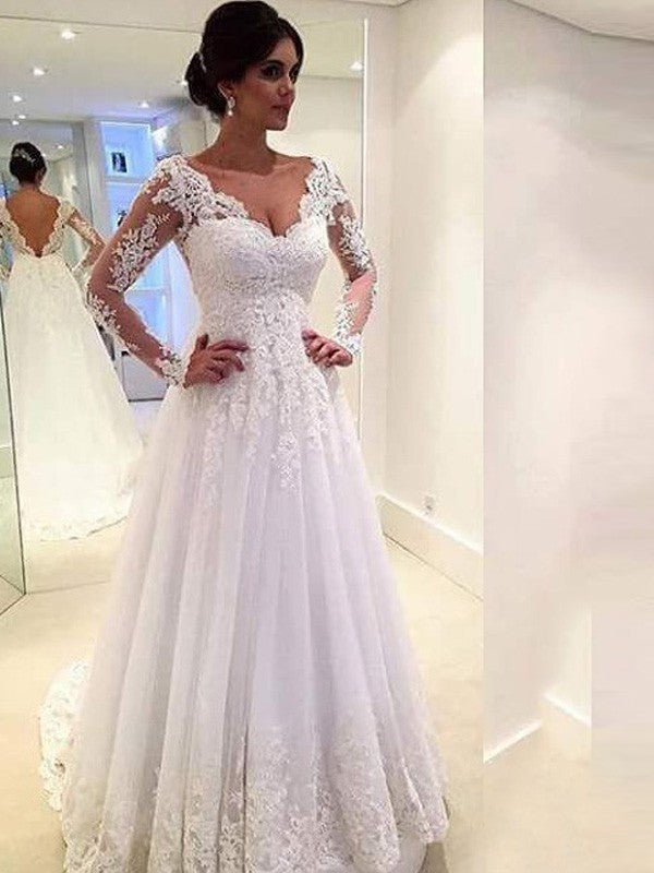 Vestido de novia de tul con escote en V, mangas largas y encaje