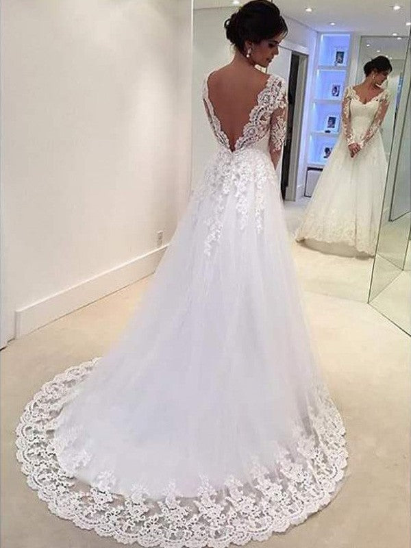 Vestido de novia de tul con escote en V, mangas largas y encaje