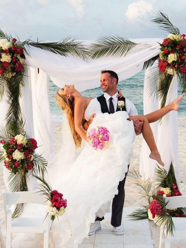 Vestidos de novia de organza asimétricos sin mangas con escote corazón y corte princesa