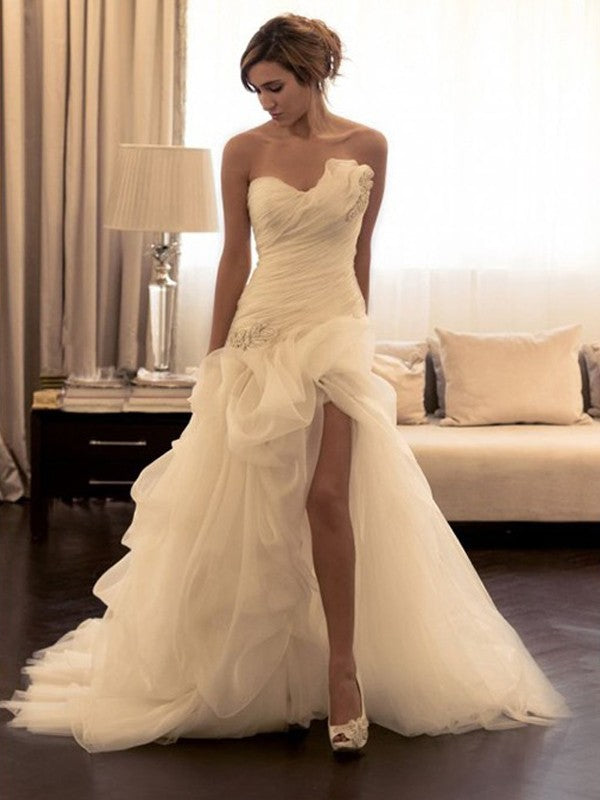 Ivory Chiffon A-Line Floor-Length Wedding Dress with Sweetheart Neckline